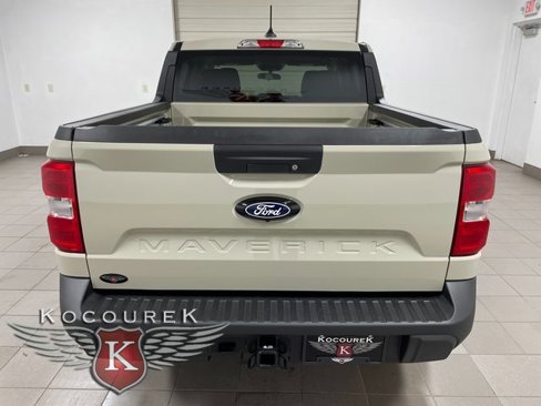 New 2025 Ford Maverick XL image 5
