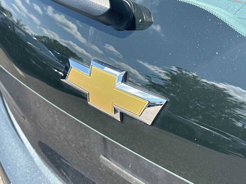 Used 2020 Chevrolet Bolt Premier w/ Infotainment Package image 10