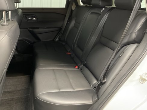 Used 2022 Nissan Rogue SV w/ SV Premium Package image 18
