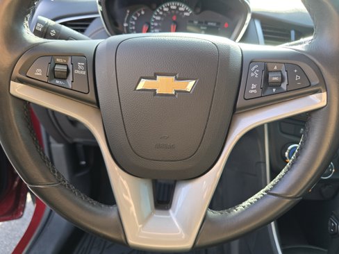 Certified 2022 Chevrolet Trax LT w/ LT Convenience Package image 29