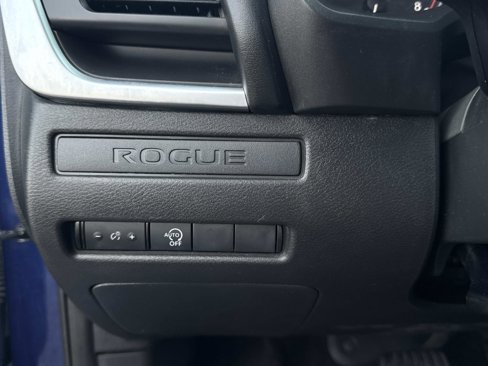 Used 2023 Nissan Rogue S image 27