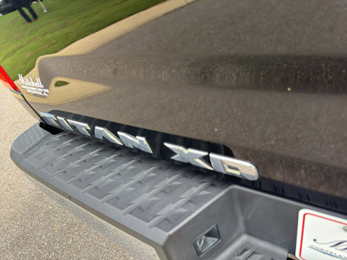 Used 2017 Nissan Titan SV image 11