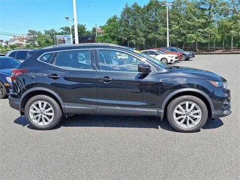 Used 2021 Nissan Rogue Sport SV image 10