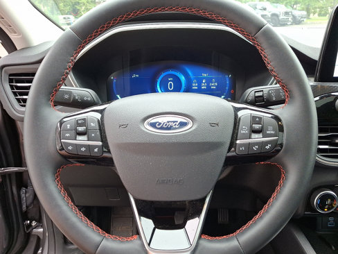 Certified 2022 Ford Escape SEL w/ SEL Stealth AWD Package image 21