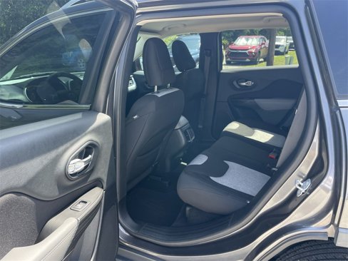 Used 2014 Jeep Cherokee Latitude w/ Comfort/Convenience Group image 21