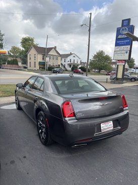 Used 2018 Chrysler 300 S image 5