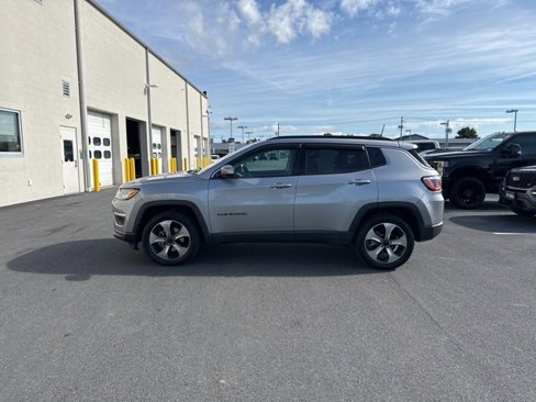 Used 2017 Jeep Compass Latitude w/ Popular Equipment Group image 2