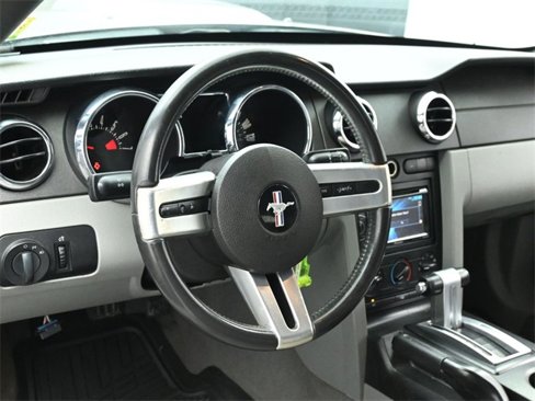 Used 2009 Ford Mustang Convertible image 15