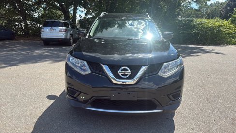 Used 2016 Nissan Rogue SV image 2