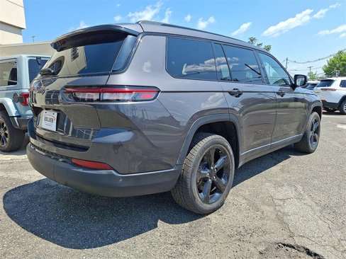 Used 2023 Jeep Grand Cherokee L Laredo image 31