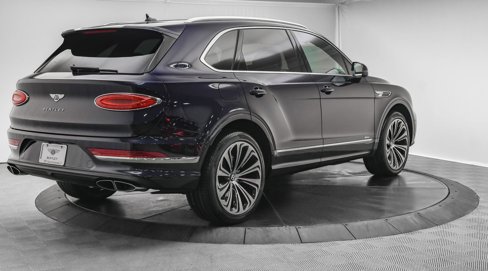 Used 2023 Bentley Bentayga image 13