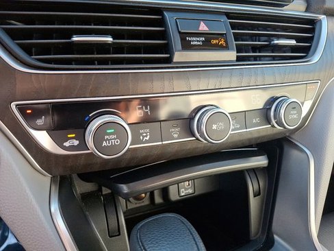 Used 2018 Honda Accord EX image 19