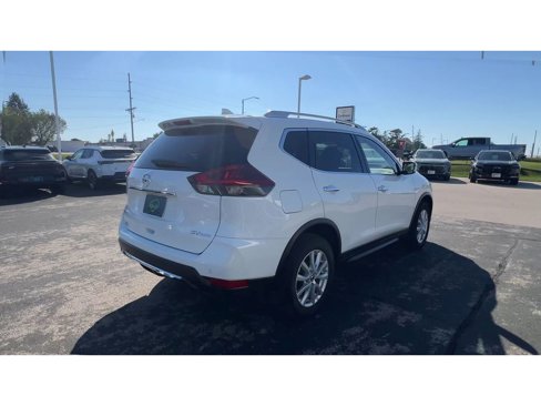 Used 2020 Nissan Rogue SV image 8