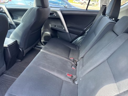 Used 2015 Toyota RAV4 XLE image 10