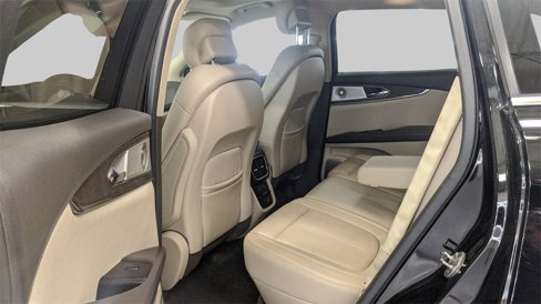 Used 2016 Lincoln MKX Reserve w/ Luxury Package image 36