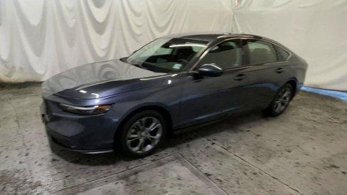 Certified 2023 Honda Accord EX image 4