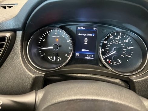 Used 2020 Nissan Rogue SV image 12