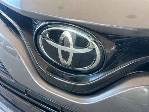 Used 2020 Toyota Camry LE image 23