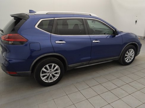 Used 2018 Nissan Rogue SV image 10