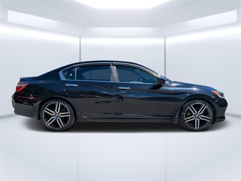 Used 2016 Honda Accord Sport image 2