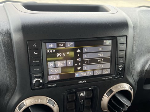 Used 2017 Jeep Wrangler 75th Anniversary image 19