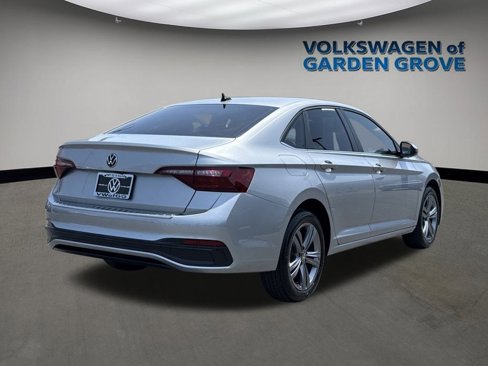 Used 2023 Volkswagen Jetta SE image 11