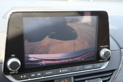 Used 2024 Nissan Altima 2.5 SV image 4