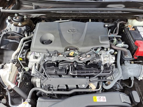 Used 2022 Toyota Camry LE image 17
