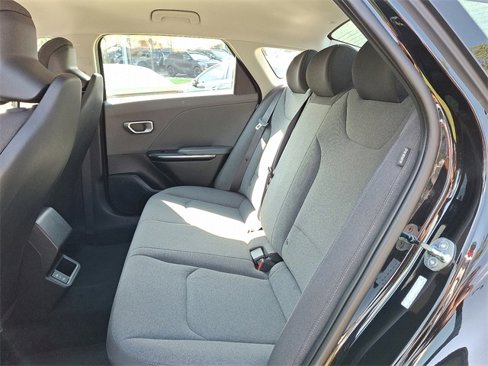 Certified 2025 Kia K4 LX image 10
