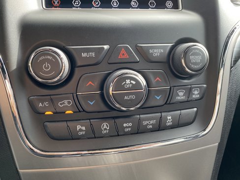 Used 2021 Jeep Grand Cherokee Laredo image 16