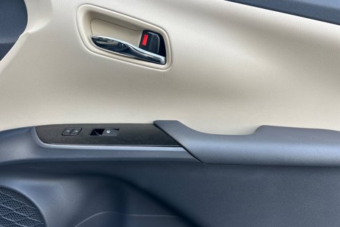 Used 2018 Toyota Prius One image 19