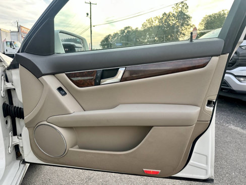Used 2010 Mercedes-Benz C 300 4MATIC Sedan image 17