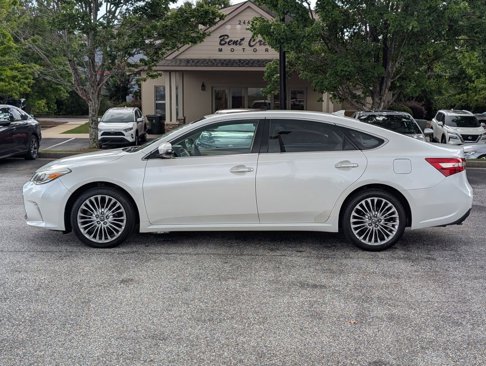 Used 2017 Toyota Avalon Limited image 13