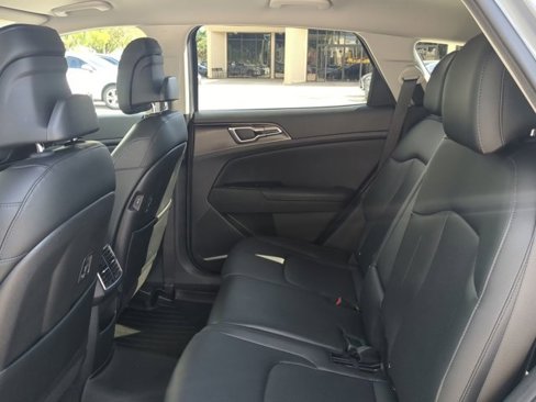 Used 2023 Kia Sportage EX image 12