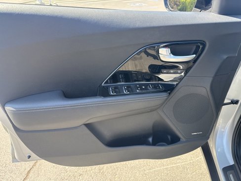 Used 2019 Kia Niro EX Premium w/ Sunroof Package image 13