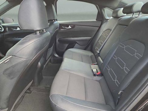 Used 2021 Kia Forte GT-Line image 11