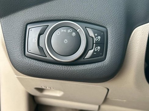 Used 2015 Ford Escape SE image 19