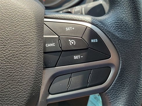 Used 2019 Jeep Cherokee Latitude w/ Popular Appearance Group image 42
