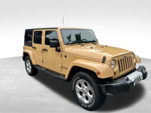 Used 2013 Jeep Wrangler Unlimited Sahara w/ Connectivity Group image 9