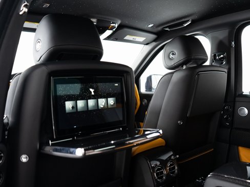 New 2025 Rolls-Royce Cullinan Black Badge image 25