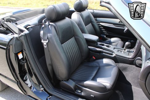Used 2005 Ford Thunderbird 50th Anniversary image 18