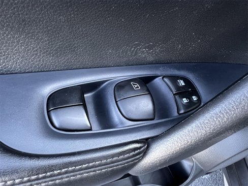 Used 2019 Nissan Rogue SL w/ Premium Package image 21