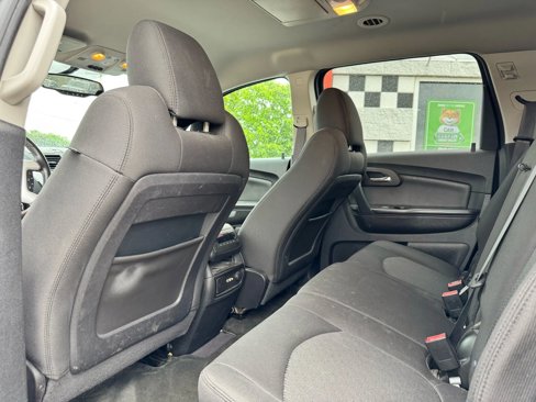 Used 2010 Chevrolet Traverse LT w/ Personal Connectivity Package image 26