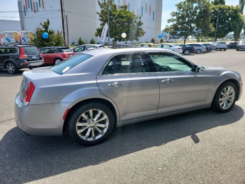 Used 2017 Chrysler 300 C w/ Safetytec Plus Group image 3