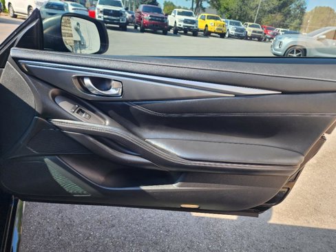 Used 2017 INFINITI Q60 2.0t image 10