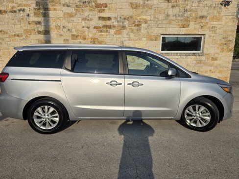 Used 2015 Kia Sedona LX image 18