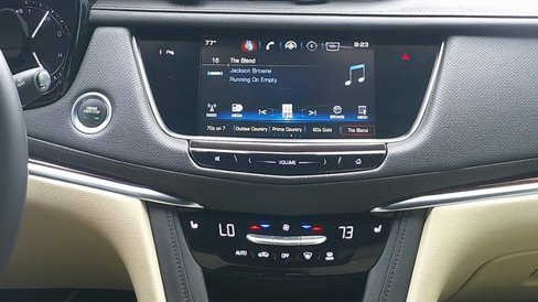 Used 2018 Cadillac XT5 Luxury w/ Driver Awareness Package image 14