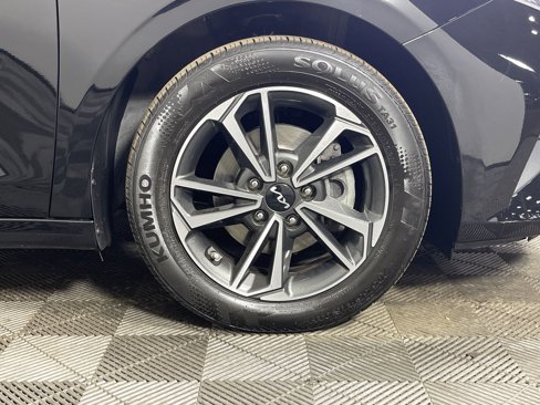 Used 2023 Kia Forte LXS image 6