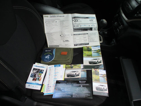 Used 2015 Jeep Cherokee Latitude w/ Comfort/Convenience Group image 30
