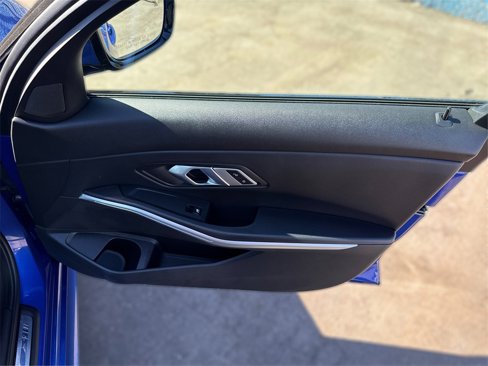 Certified 2022 BMW 330e w/ M Sport Package image 27